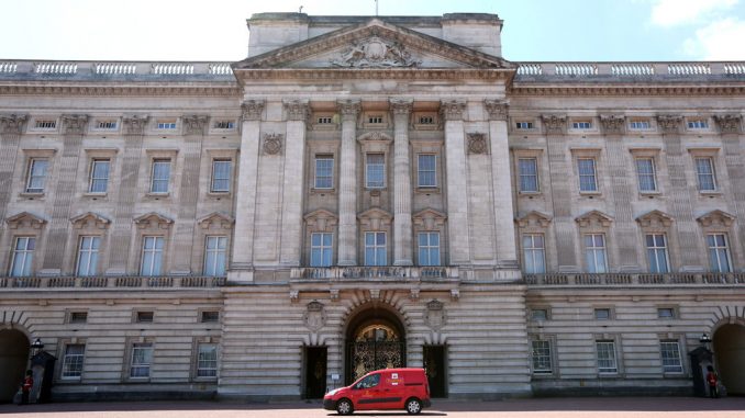 Security review of Buckingham Palace launched after break-in incident Security review of Buckingham Palace launched after break-in incident
